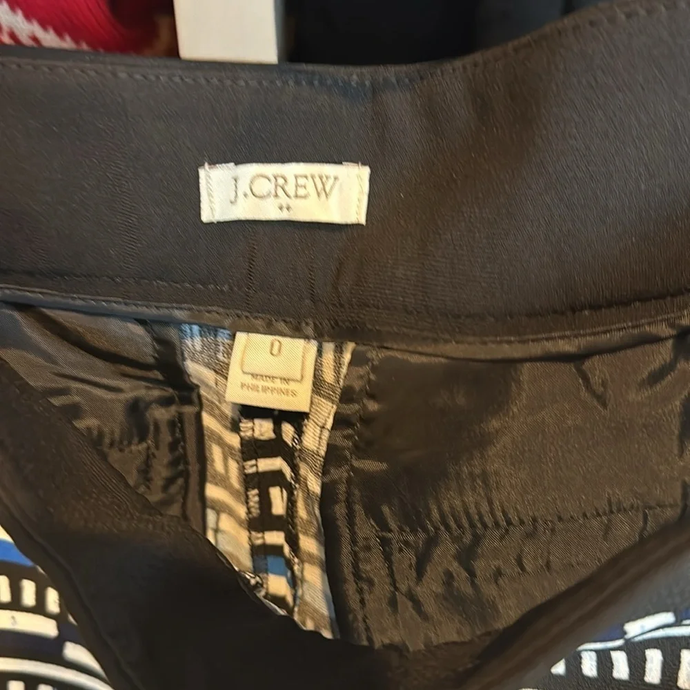 J Crew black with blue/white print 3” side zip shorts size 0